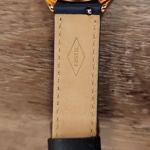 Fossil Bq3300 Suitor Three-hand Rose Gold & Navy 36mm Unisex - Picture 8 of 11